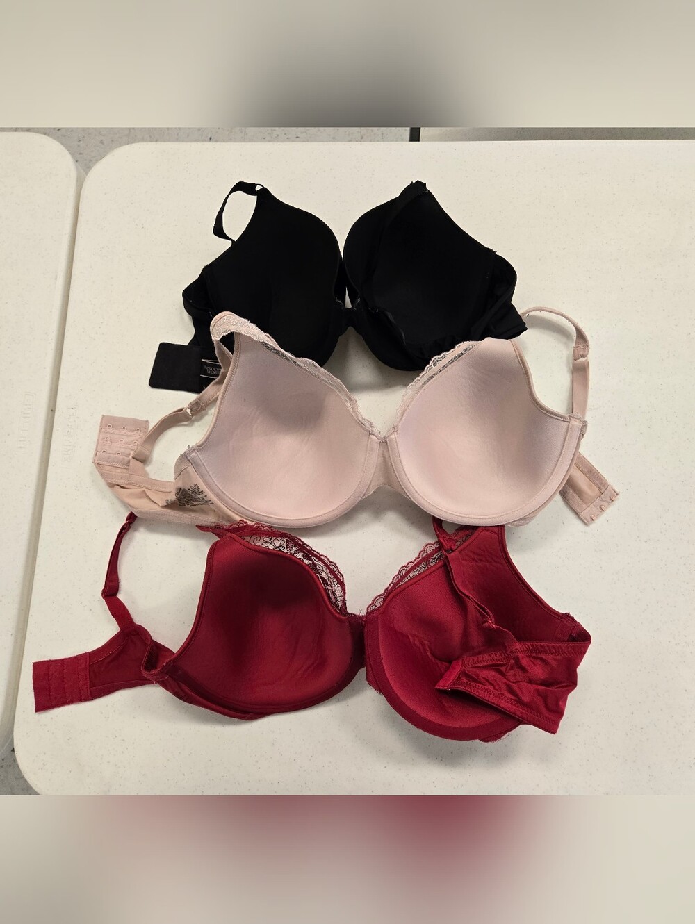 38D Bra Bundle - Picture 2 of 3